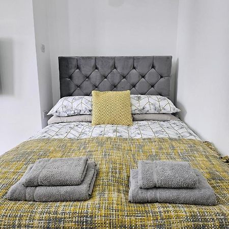 Edgerton Studios Huddersfield Chambre photo